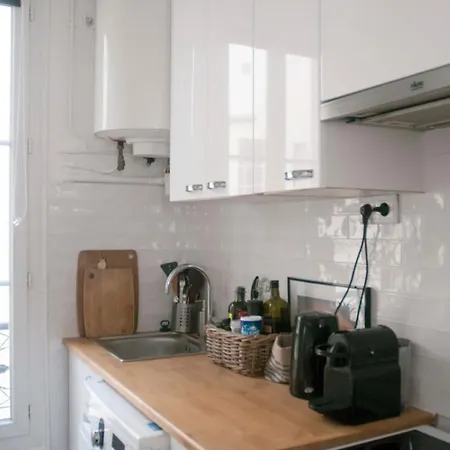 Nice Studio For Two People In The Heart Of Paris Apartment Paris