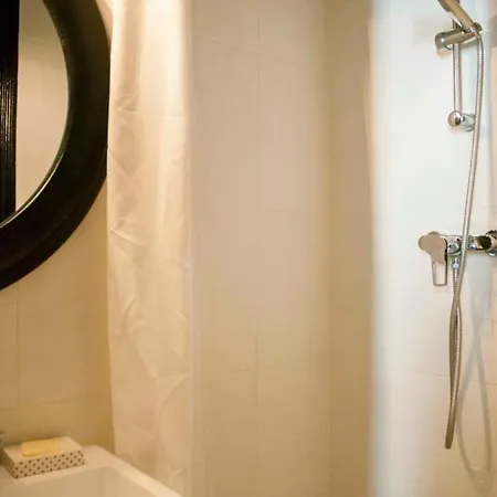 Nice Studio For Two People In The Heart Of Paris *