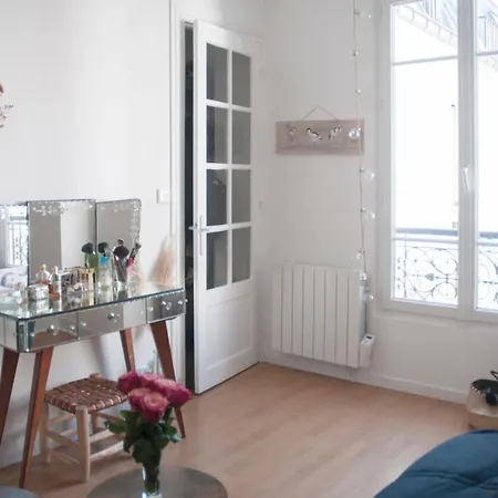 Nice Studio For Two People In The Heart Of Paris Paris